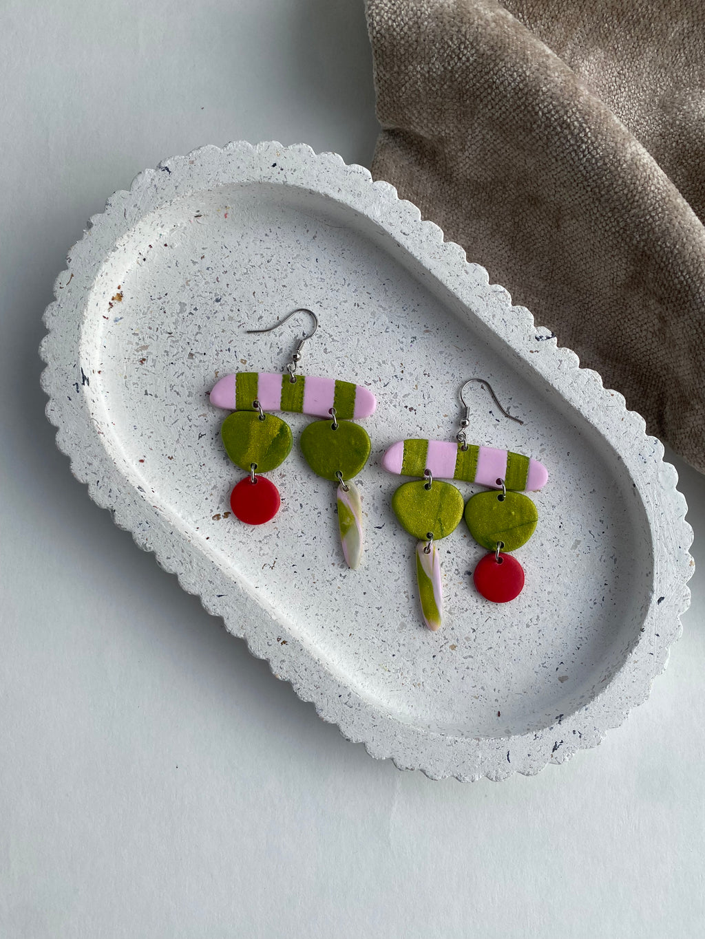 Olet tässä- korvakorut