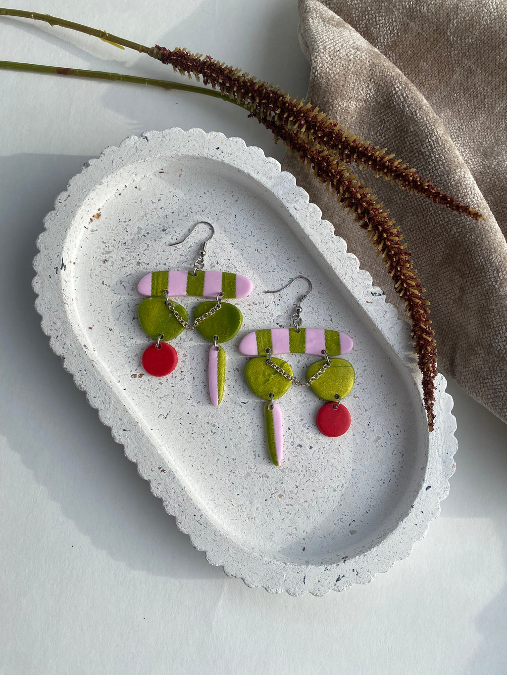 Olet tässä- korvakorut