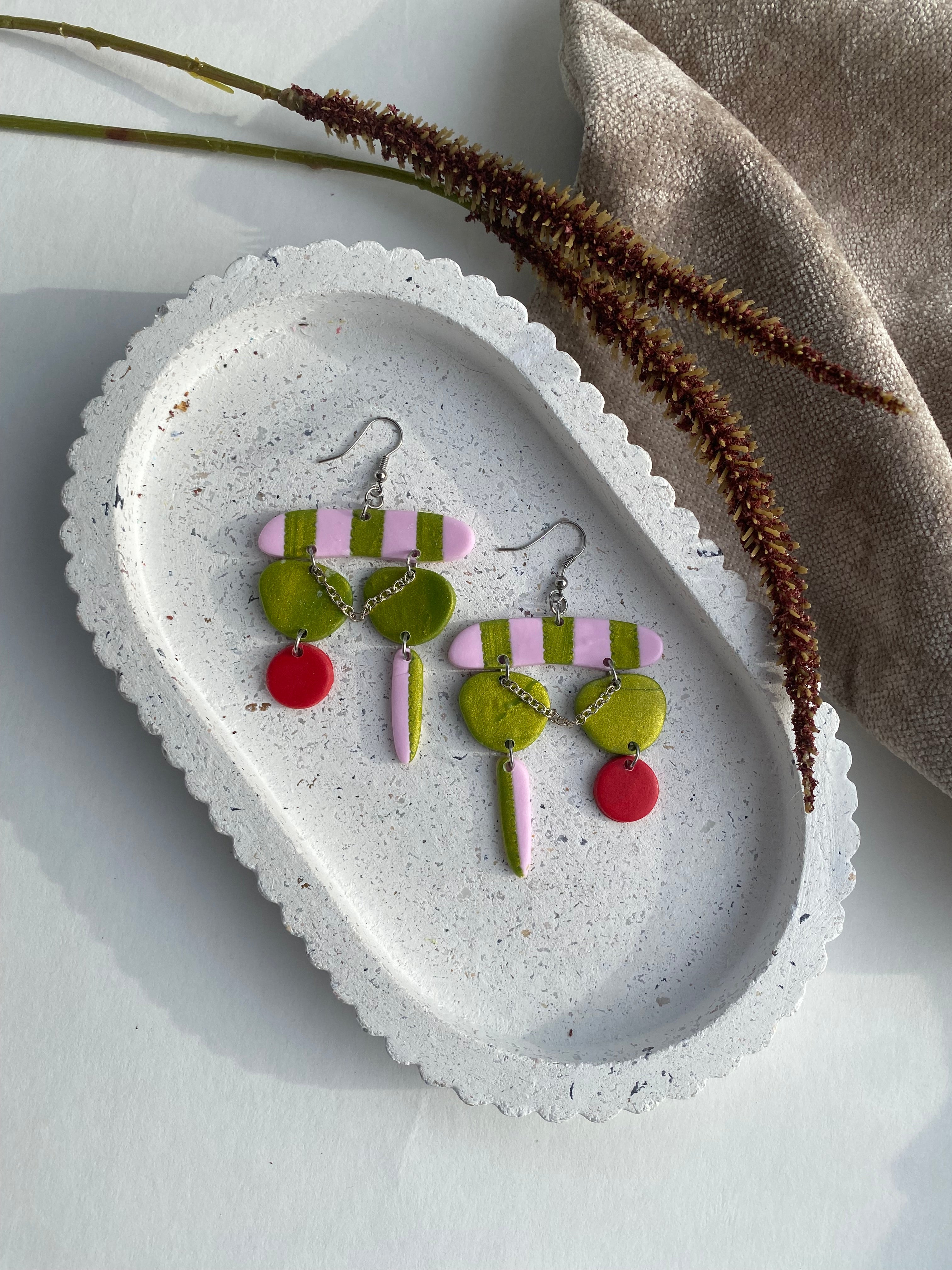 Olet tässä- korvakorut